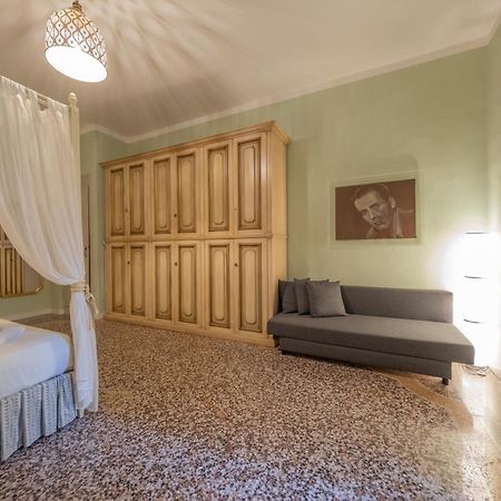 Lungarno Buozzi 7 Apartments Pisa Bagian luar foto