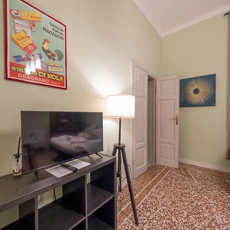 Lungarno Buozzi 7 Apartments Pisa Bagian luar foto