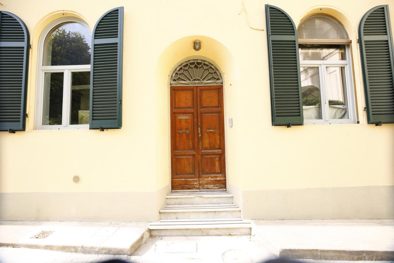 Lungarno Buozzi 7 Apartments Pisa Bagian luar foto