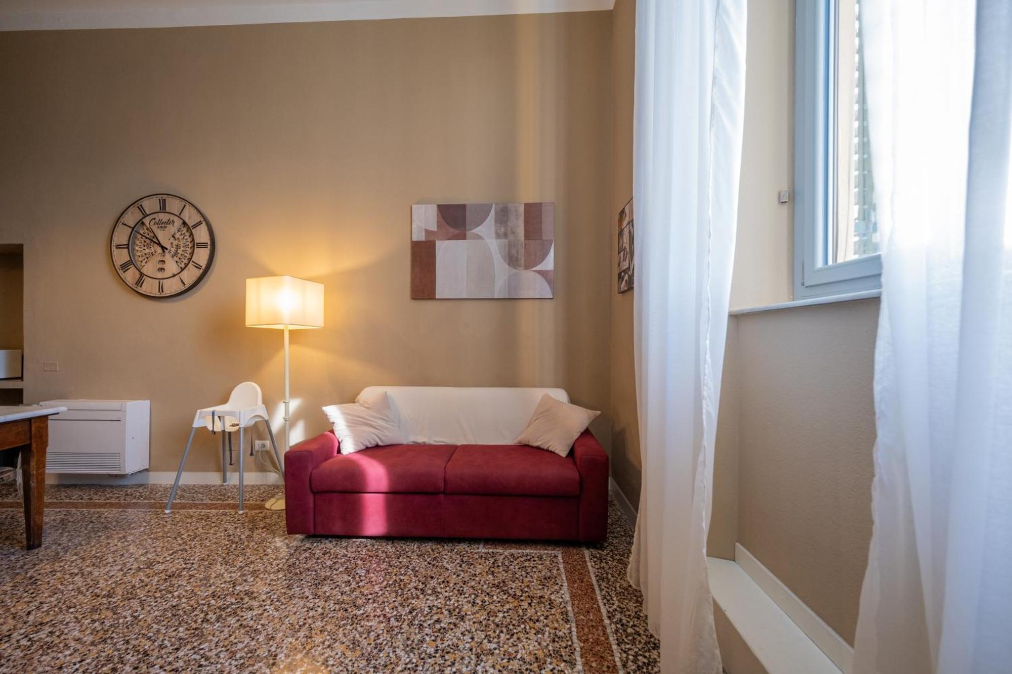Lungarno Buozzi 7 Apartments Pisa Bagian luar foto