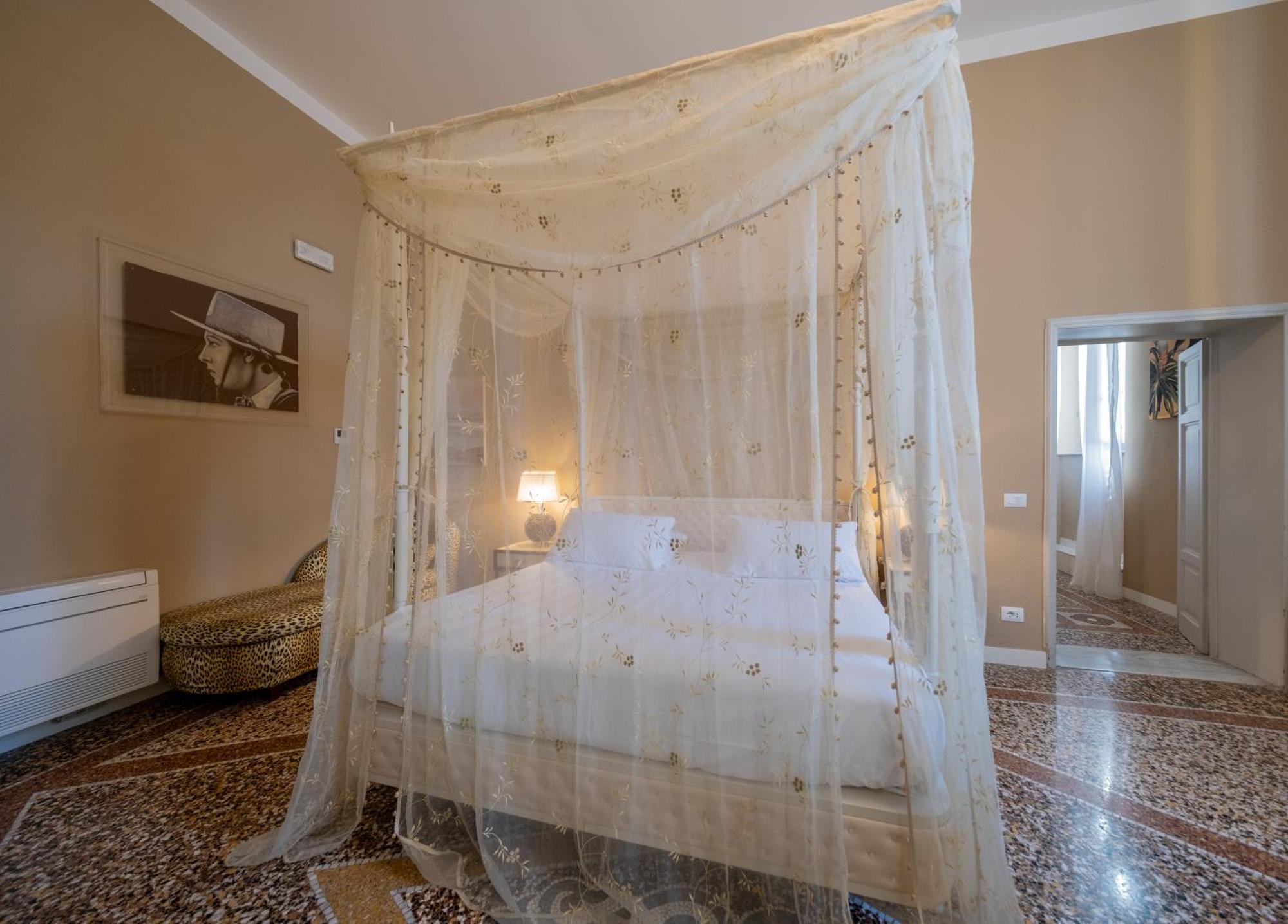 Lungarno Buozzi 7 Apartments Pisa Bagian luar foto