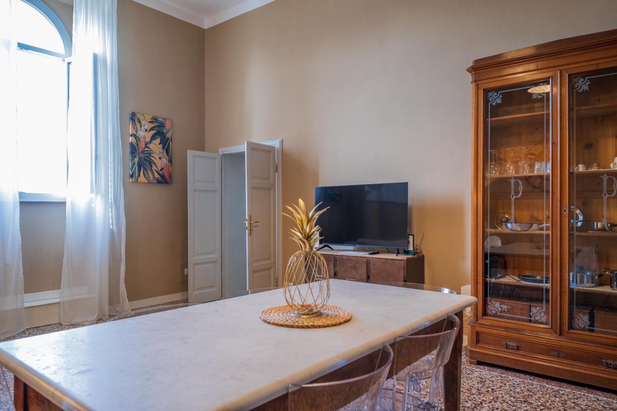 Lungarno Buozzi 7 Apartments Pisa Bagian luar foto