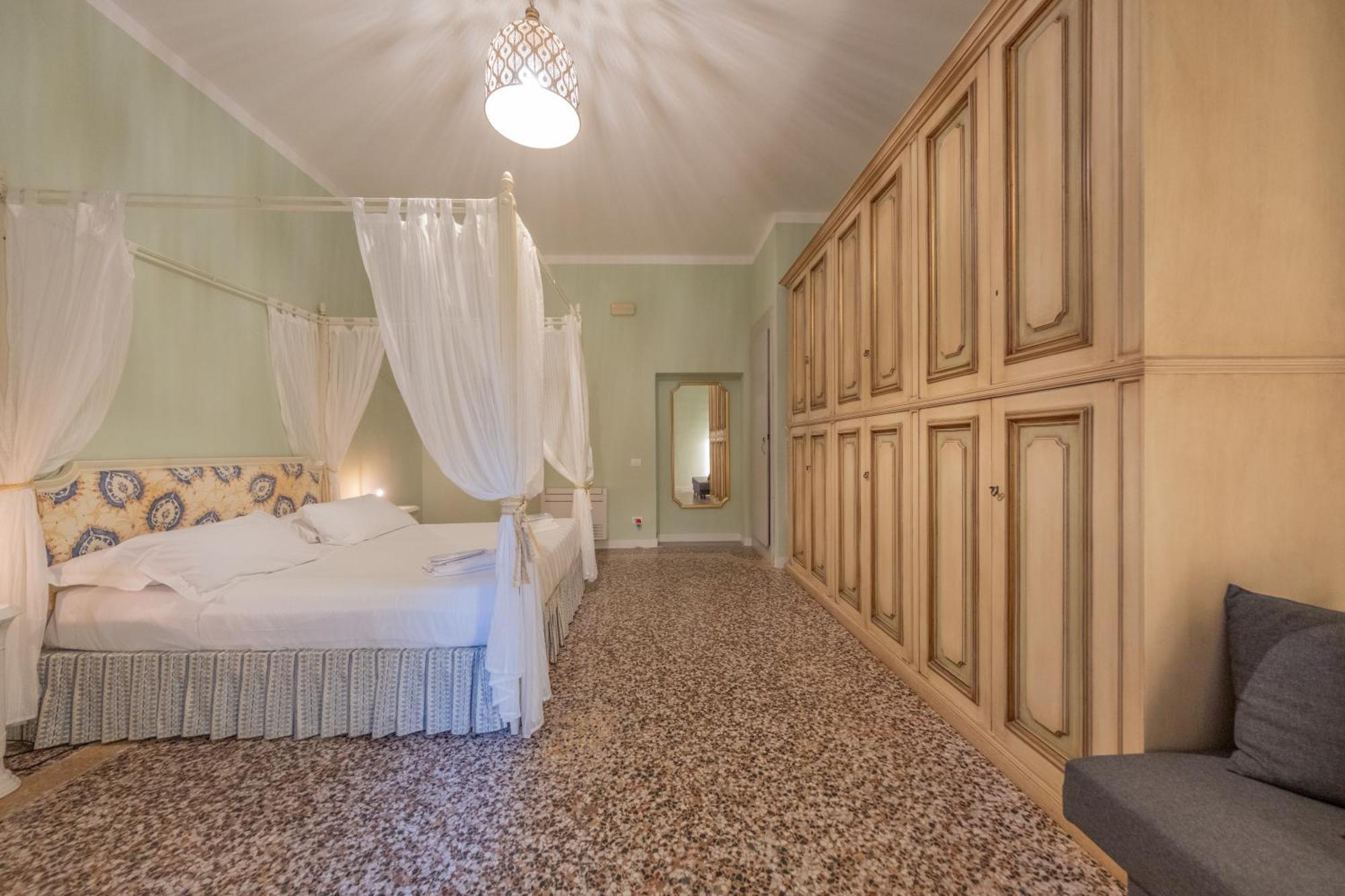 Lungarno Buozzi 7 Apartments Pisa Bagian luar foto